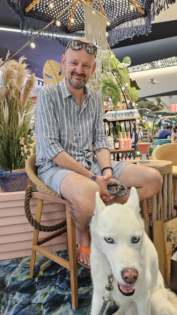 Warum Verkäufer klüger sein müssen als der KI Algorithmus um weiterhin erfolgreich Kunden anzusprechen und zu verkaufen.